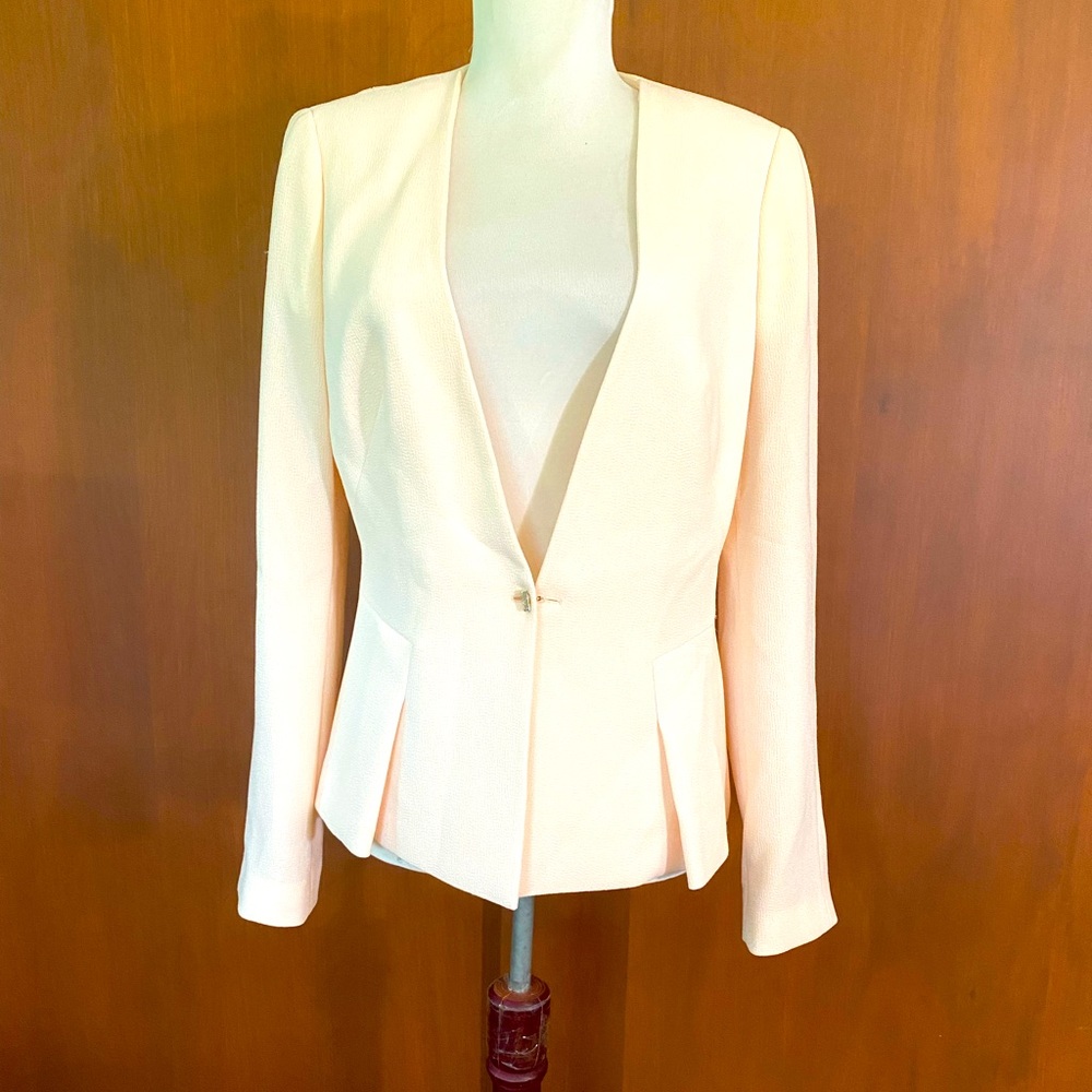 Hugo Boss light peach blazer